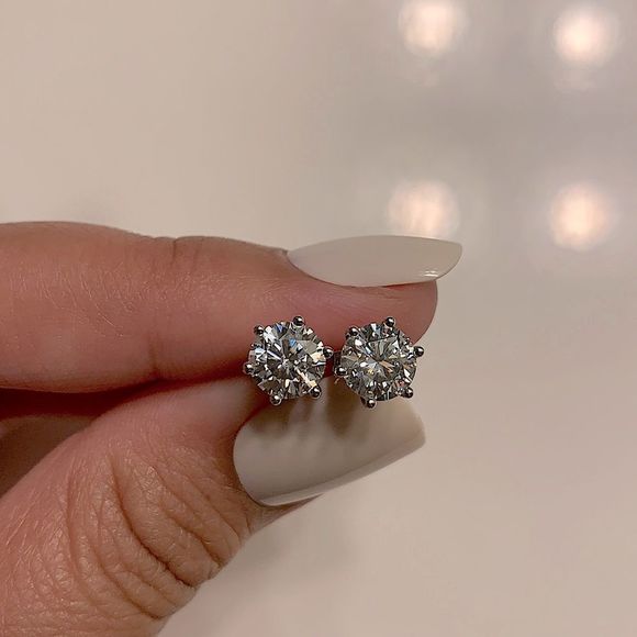 Jewelry - 6 prong 2 ct Diamond stud earrings!